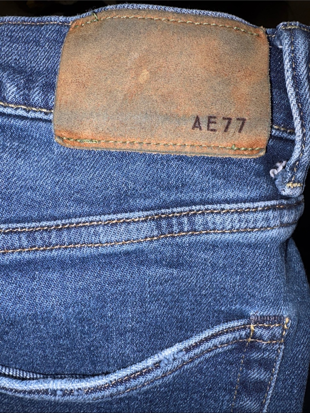 American Eagle Outfitters High-Rise Medium Blue Straight Jeans AE77 Mom Jeans - Picture 2 of 3